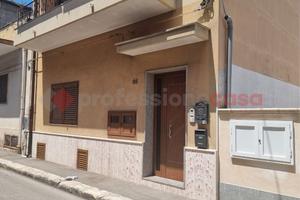 Appartamento al PT con cortile e cantina