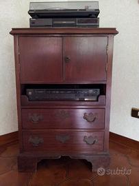 Comoncino in mogano con tre cassetti