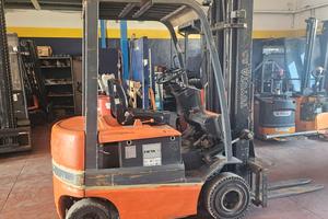 Carrello elevatore elettrico 1600kg Toyota