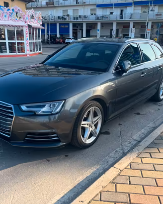 Audi A4 2.0 tdi sline stronic