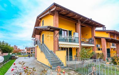 APPARTAMENTO con MANSARDA, CORTILE PRIVATO, TAVERN