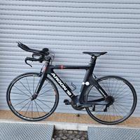 Bicicletta Argon 18 in carbonio da triathlon/crono