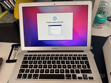 Apple Macbook air 13" earlier 2015 completo