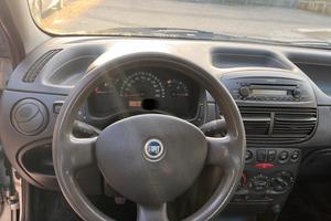 FIAT
Punto 3a serie ('03'-'11')
Punto 1.2 5P Activ