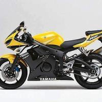 YAMAHA R6 ricambi vari