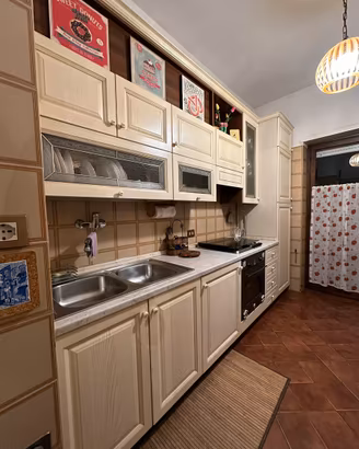 Cucina lineare legno massello bianca