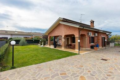 PORZIONE DI BIFAMILIARE A SAN CESAREO