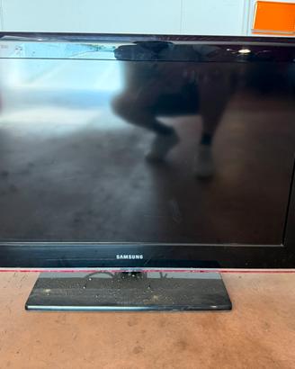 TV Samsung LCD 32” Full HD LE32B530
