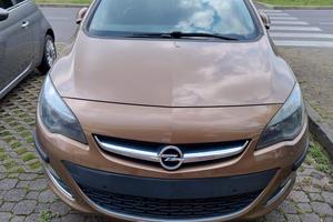 Opel Astra 1.4 turbo GPL 