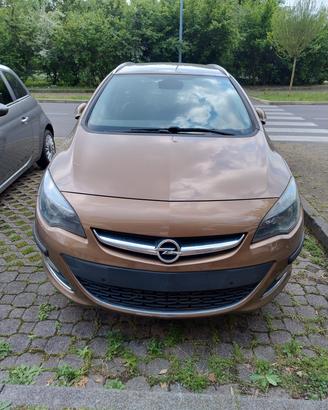 Opel Astra 1.4 turbo GPL 