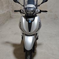 Piaggio Beverly 400