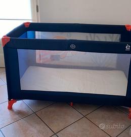 Lettino da campeggio con materasso ortopedico