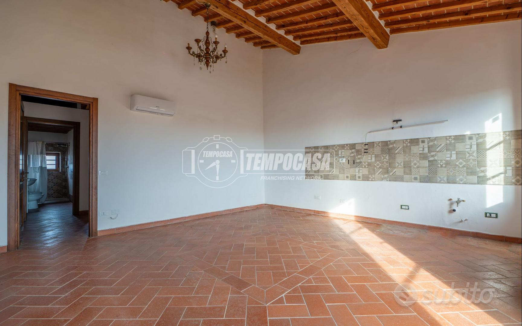Appartamento completamente ristrutturato in contes - Vista 3