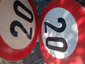 Cartelli stradali limite velocità 20