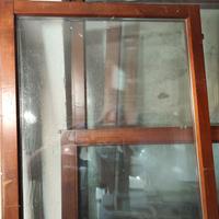 Portefinestre e finestre in legno con vetrocamera