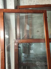 Portefinestre e finestre in legno con vetrocamera