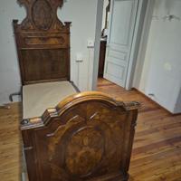 2 letti antichi a €200