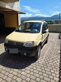 Fiat Panda 1.2 4x4 climbing