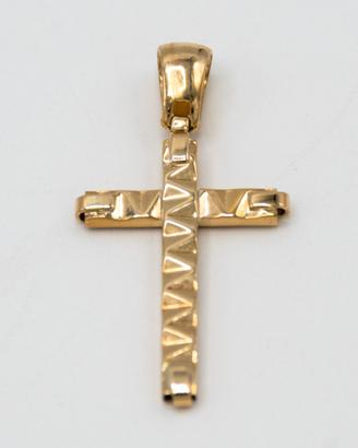 Ciondolo in oro giallo 9 kt “Crocifisso” S.52