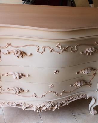 Mobili antichi stile Shabby Chic