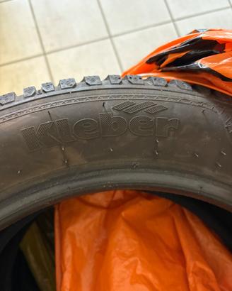 Gomme auto kleber