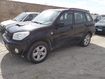 RICAMBI USATI AUTO TOYOTA Rav4 2Â° Serie 1CDFTV Di