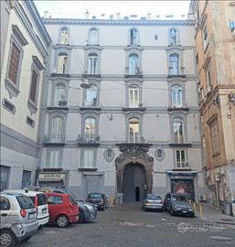 Posto letto Napoli via Duomo studentesse ristruttu