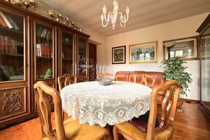 BIFAMILIARE CON LOCALE COMMERCIALE E 15 BOX AUTO I
