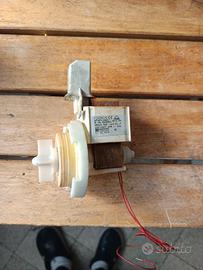 Pompa acqua lavatrice Miele