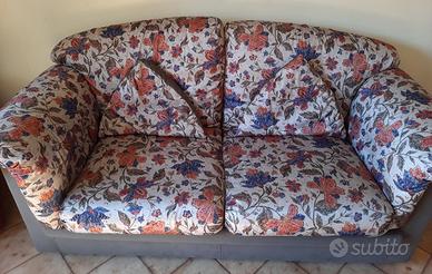 Divano 2 posti molto comodo