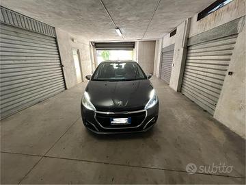 Peugeot 208 tenuta benissimo