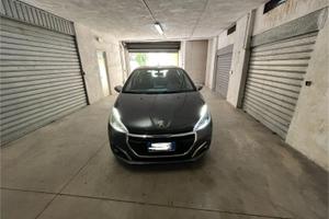 Peugeot 208 tenuta benissimo
