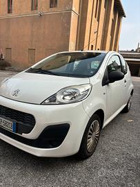 Peugeot 107 NEOPATENTATI