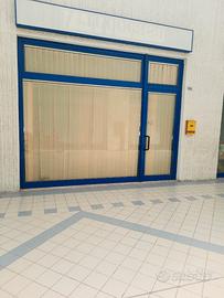 Lido Adriano (RA): negozio a reddito