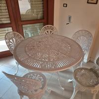 Tavolo da esterno in ghisa