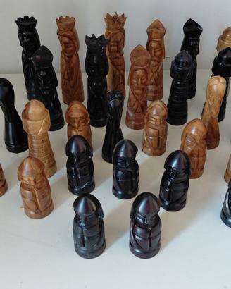 set 32 scacchi intarsiati in legno
