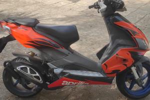 Aprilia SR 50 Factory Carburatore 11.000 km LEGGI