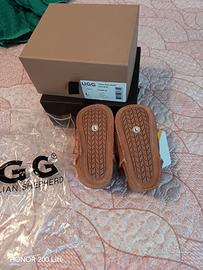 ugg neonato misura L