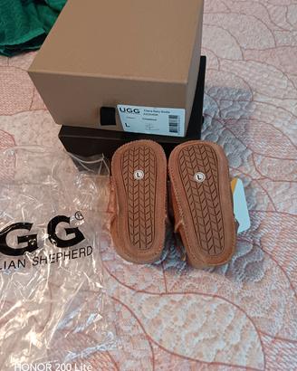 ugg neonato misura L