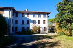 CASA PLURICAMERE CON GIARDINO