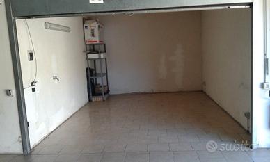 Garage per uso deposito e /o box