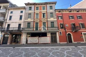 3 LOCALI A BUSSOLENGO