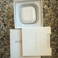 AirPods 4 con cancellazione attiva del rumore