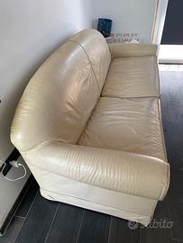 Divano letto in pelle tre posti