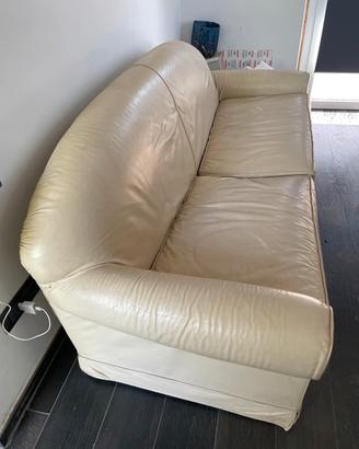 Divano letto in pelle tre posti