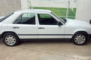 Mercedes 200 E