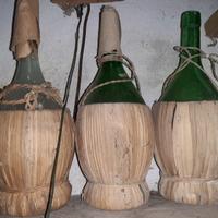 FIASCHI IN VETRO IMPAGLIATI O RIVESTITI PLASTICA