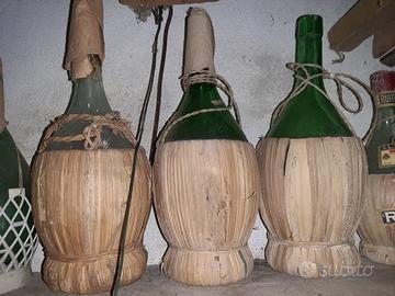 FIASCHI IN VETRO IMPAGLIATI O RIVESTITI PLASTICA