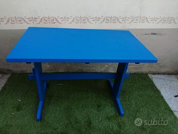 Tavolino blu