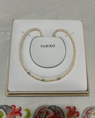 Collana in perle vere con 3 sfera in oro bianco